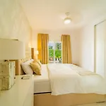 Villa Emma By The Sea With Private Pool