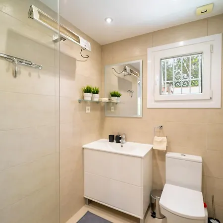 Emma By The Sea With Private Pool