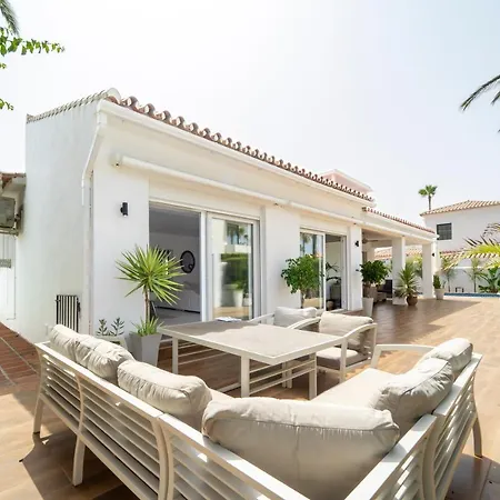 Emma By The Sea With Private Pool *