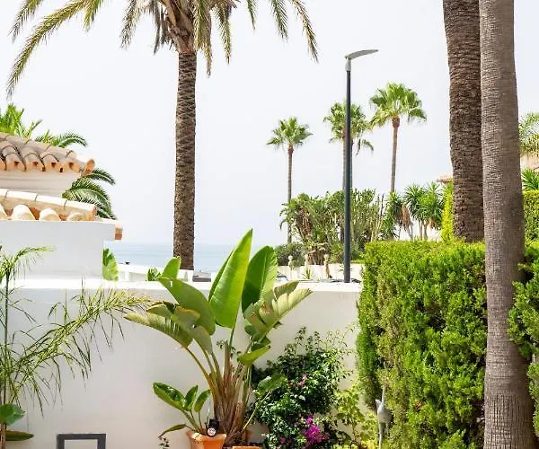 Emma By The Sea With Private Pool